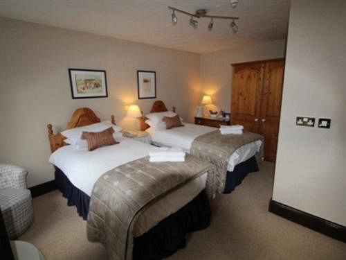 The Three Acres Inn & Restaurant Huddersfield Esterno foto
